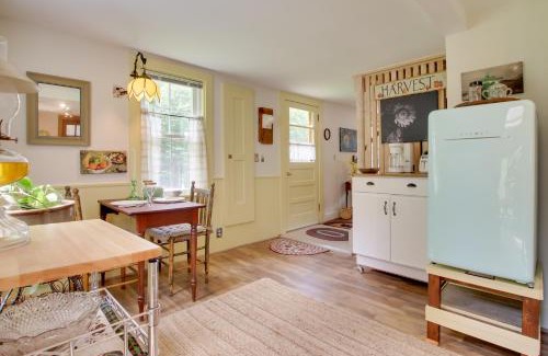 Northfield House | Rustic-Chic Cottage with Yard and Grill - Near Hiking!