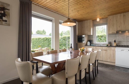 Wanneperveen Villa | Rustic-Chic Villa with Thatched Roof