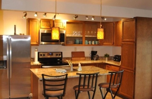 Knoxville Cottage | Rustic Cottage near the Potomac River