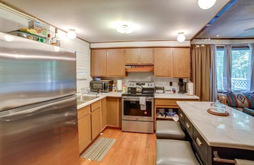 Palo House | Rustic Cottage with Fire Pit and Private Yard!