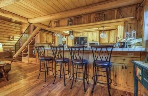 Idyllwild House | "Rustic Elegance - A Woodland Escape"