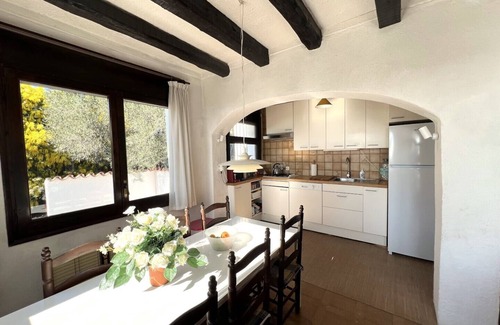 El Mas Fumats House | Rustic holiday home - sea view, 3 bedrooms, air conditioning, W-lan