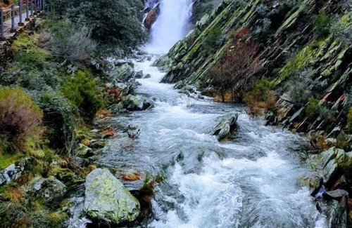 Ovejuela Cottage | Rustic house in a unique natural setting