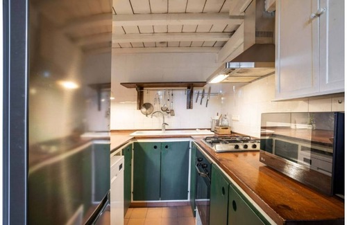 Pins Cottage | Rustic house with charm and private garden. Swimming pool