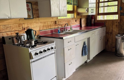 Melrude Cabin | Rustic Lakeside Cabin