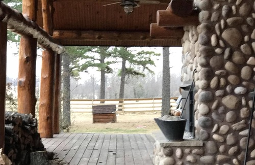 Moodys Cabin | Rustic Log Home in the Pines Great place to rest, relax and unwind!