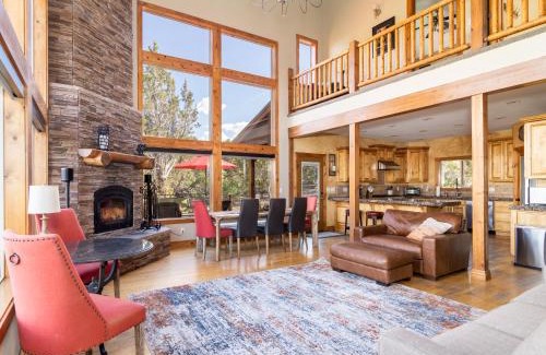 Zion National Park East Entrance House | Rustic Pine- Secluded Mountain Retreat Near Zion National Park