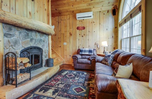 Gloversville House | Rustic Retreat Walk to Great Sacandaga Lake!