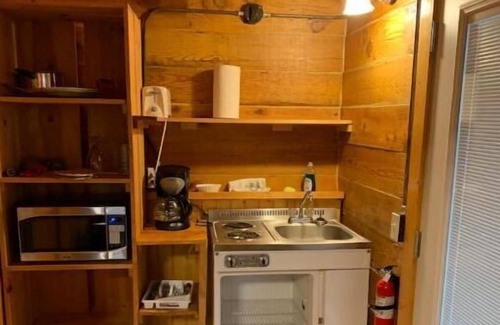 Savanna Cabin | Rustic River Cabin 4