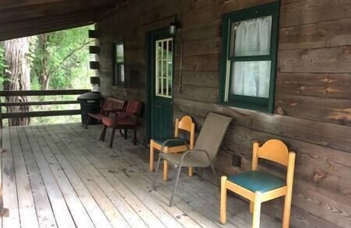 Savanna Cabin | Rustic River Cabin 7