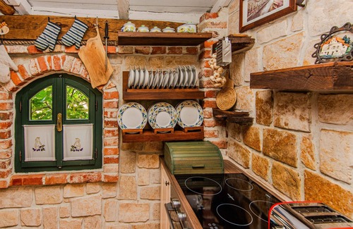 Maslenica Villa | Rustical Villa Verde with large pool and a sea view