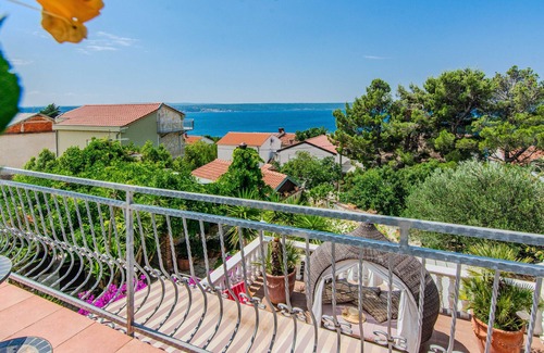 Maslenica Villa | Rustical Villa Verde with large pool and a sea view