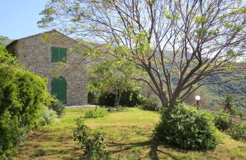 Gazzelli Apartment | Rustico Vinsa, monolocale con giardino panoramico edificio separato