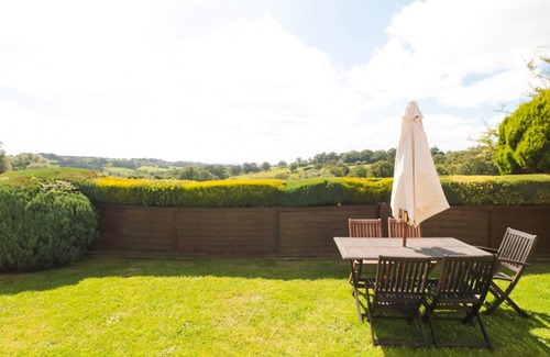 Shaftesbury Cottage | RYECROSS FARM COTTAGE, family friendly, with a garden in Shaftesbury