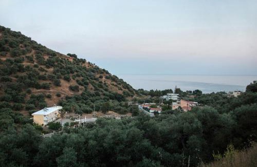 Korakas Apartment | Rykinthos studios