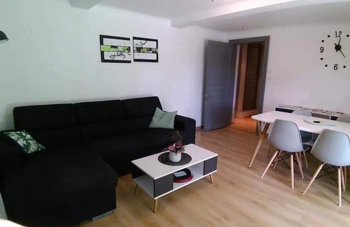 Sarraziet House | Séjour à 2 avec Jacuzzi, Massages disponibles