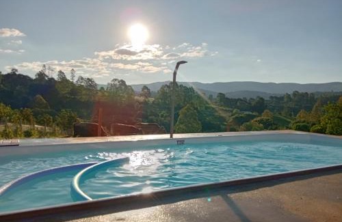 Jesuania House | Sítio Âmbar - Piscina, Wi-fi e lago de pesca !