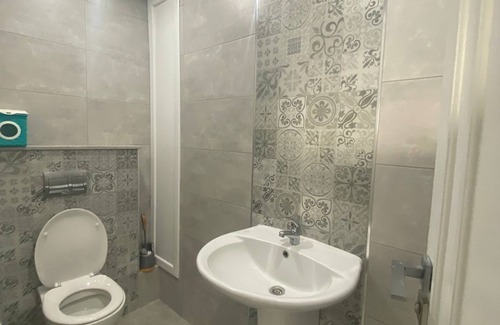 Ennasr Apartment | S+2 retapé totalement à neuf haut standing meublé très propre idéal pour famille