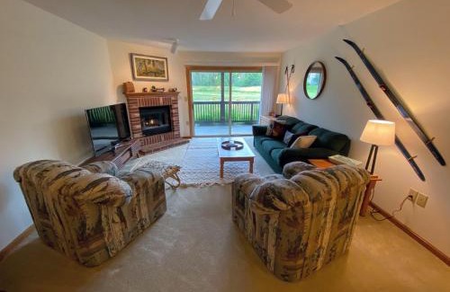 Bretton Woods Apartment | S27 Family style Bretton Woods condo - close to Mt Washington hotel in Cog