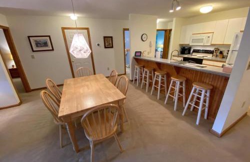 Bretton Woods Apartment | S27 Family style Bretton Woods condo - close to Mt Washington hotel in Cog