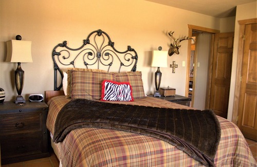 Telegraph Cabin | Safari Stay