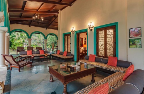 Nagaon Villa | SaffronStays Aquamarina