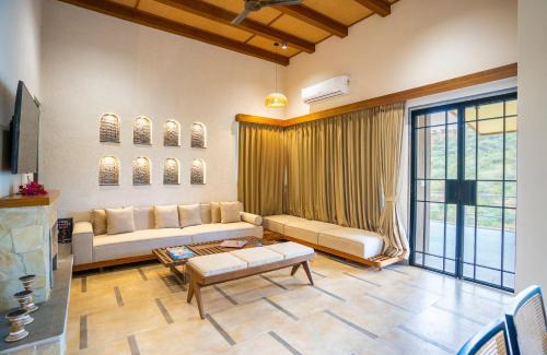 Bedla Villa | SaffronStays Moringa Valley - Cedar Villa