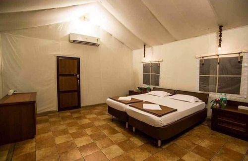 Paduvari Hotel | Sai Vishram Beach Resort Byndoor