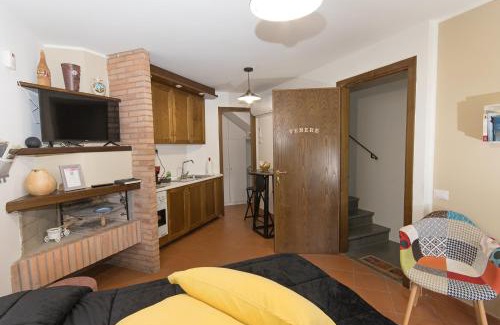 Attigliano Apartment | SAILA Monolocale VENERE