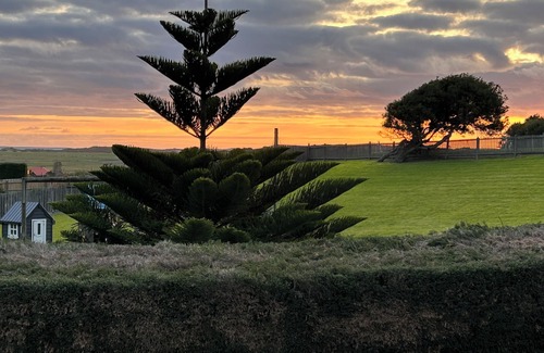 Port Fairy Villa | Sails - Elegant, spacious beach villa