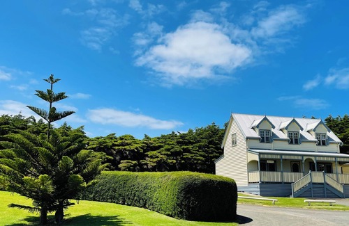 Port Fairy Villa | Sails - Elegant, spacious beach villa