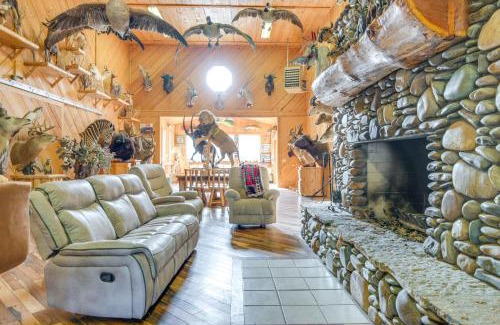 Salmon House | Salmon Vacation Rental with On-Site River Access!