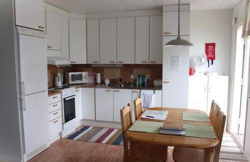 Kaustinen Apartment | Salonkylän koulu