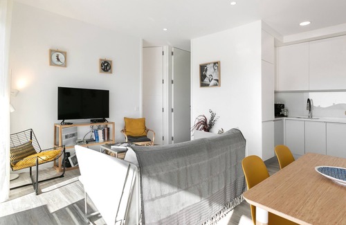 Ferrel Apartment | Salty Soul - Modern Flat with a shared pool