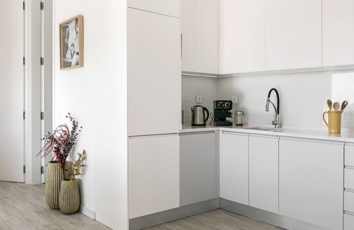 Ferrel Apartment | Salty Soul - Modern Flat with a shared pool