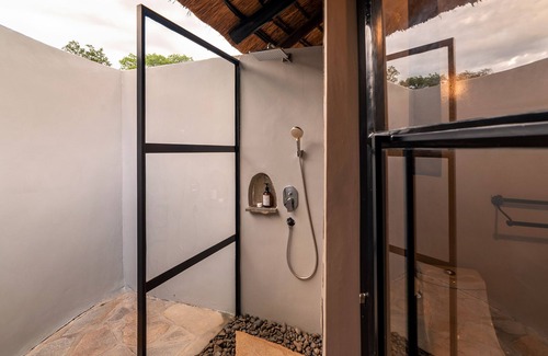 Karuma Hotel | Sambiya River Lodge