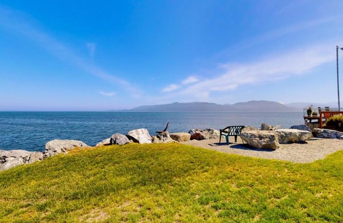 Bow House | Samish Bay Cottage