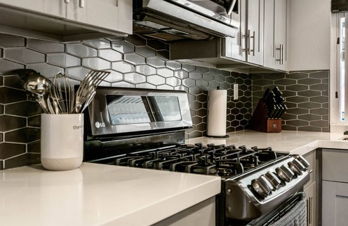 Rancho Penasquitos House | San Diego Family Getaway | Spa, Pool, and Patio