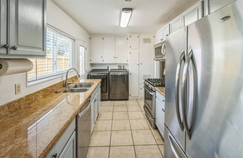 Clairemont House | San Diego Home - Mission Beach, Views & Relax!