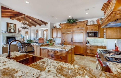 Covenant House | San Diego/Rancho Santa Fe ESTATE-Private Gated- Minutes To Beaches,Race Track