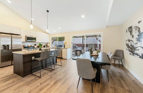 Bay Ho House | San Diego Retreat w/Hot Tub Near Beach & Downtown