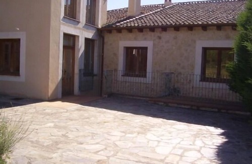 Yanguas De Eresma Cottage | San Pedro de Caldas housing for tourist use for 43 places.