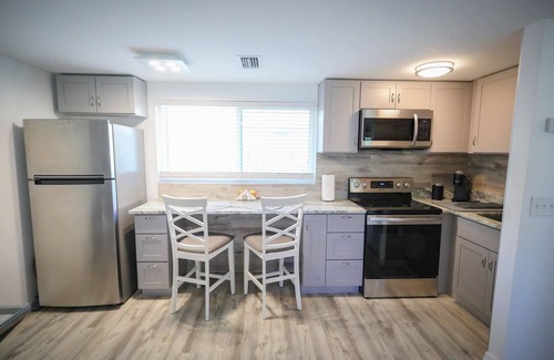 Englewood Apartment | Sand Dollar Room Manasota Delux Villas