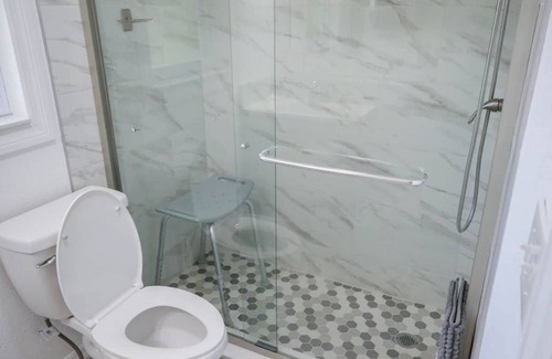 Englewood Apartment | Sand Dollar Room Manasota Delux Villas