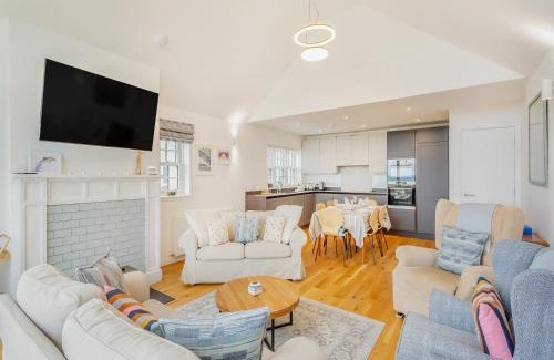 Ardersier House | Sandakan