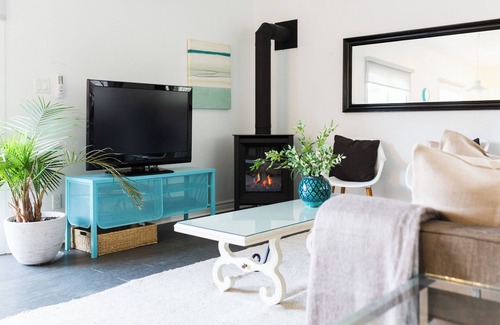 West Lake House | Sandbanker Suite | West Lake | 2 Bedrooms | Hot Tub