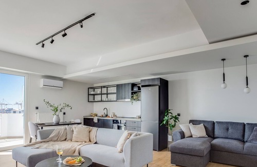 Thessaloniki Apartment | Sanders Arch - Efficient 1-Bdr. Apt. w/ Sofa-Bed