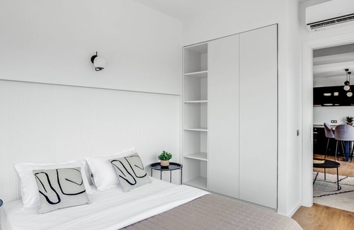 Thessaloniki Apartment | Sanders Arch - Treasured 1-Bdr. Apt. w/ Balcony