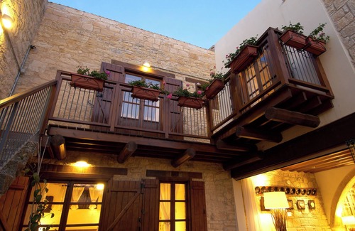 Arsos Apartment | Sanders Arsorama Comfy 1 Bdr Apt w Shared Patio