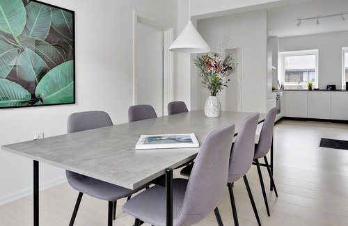 Roskilde Apartment | Sanders Fjord 2 - Smart 1-Bdr. Apt. Near Cathedral